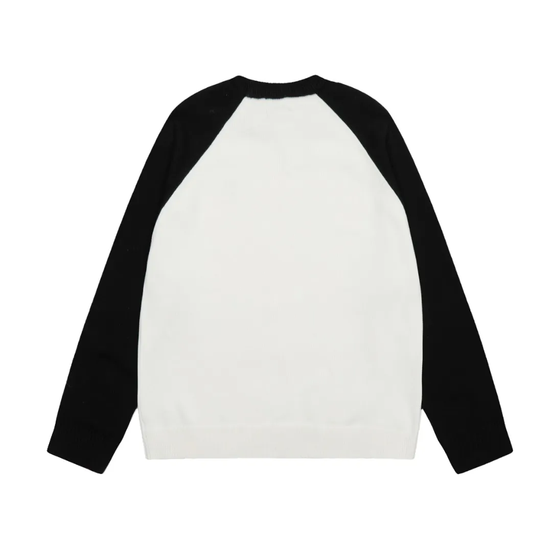 P220 Top quality" Style number: DS017# (not off the shelves all year round) [Ralph Lauren round neck pullover color block pony embroidery logo knitted sweater] ✅Ralph Lauren Ralph Lauren color block raglan contrasting basic style autumn and winter sweaters for men and women ✅Main supply platform live broadcast Wholesale entity Replenish when out of stock Not off the shelf ✅ZP quality 1:1 version Scan the code to enter the GF website Counter quality ✅Detailed quality The only one in Guangzhou Imported quality cotton yarn, focusing on high-end, cost-effective, good quality needless to say. ✅Restore the original version. The maximum size can be worn up to 190 pounds. Loose, comfortable and stress-free. ✅The upper body is simple and easy to match. A must-have item for ootd. Good-looking clothes are never picky. A must-have in the wardrobe of couples. Size: S-XL. Color: black with beige and white, navy blue with gray.